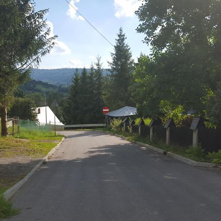 Pokoje Goscinne U Gochy Ustrzyki Dolne Exterior foto